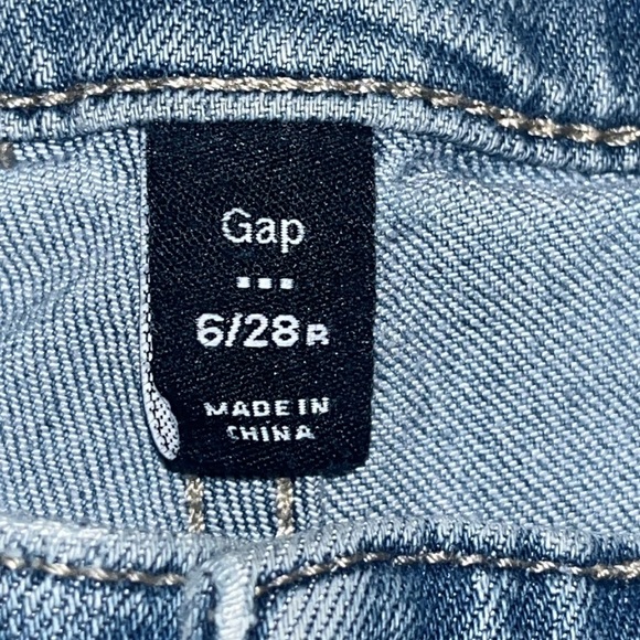 Gap Women's Blue Distressed Jeans size 6 - Picture 7 of 9
